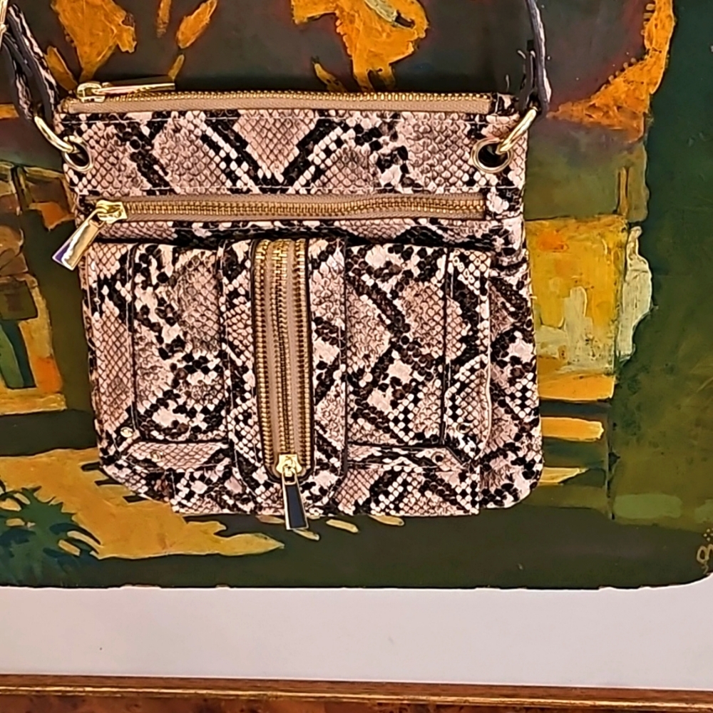 Cross-body or shoulder